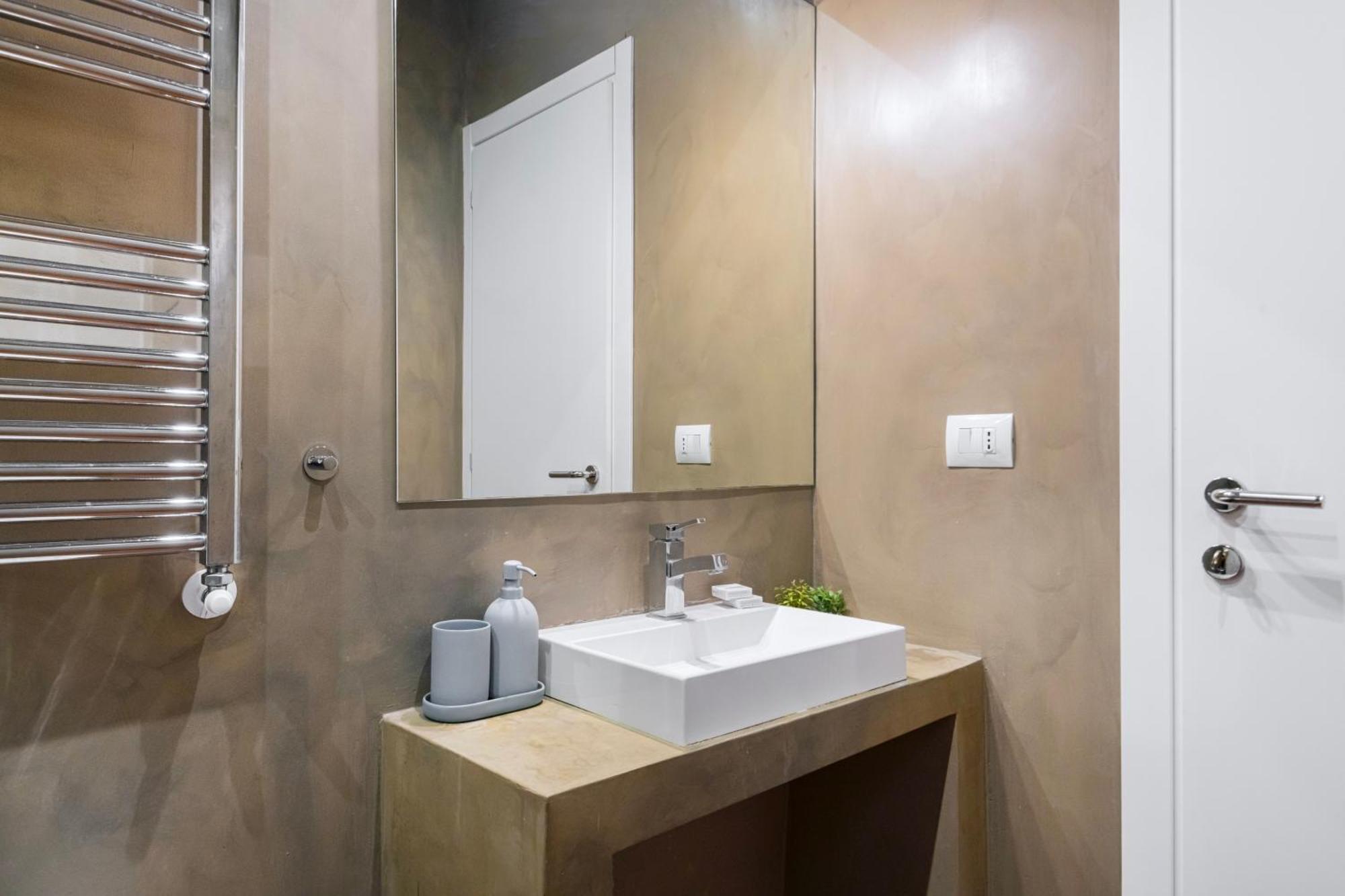 Nice And Cozy Studio In Porta Romana By Easylife 米兰 外观 照片