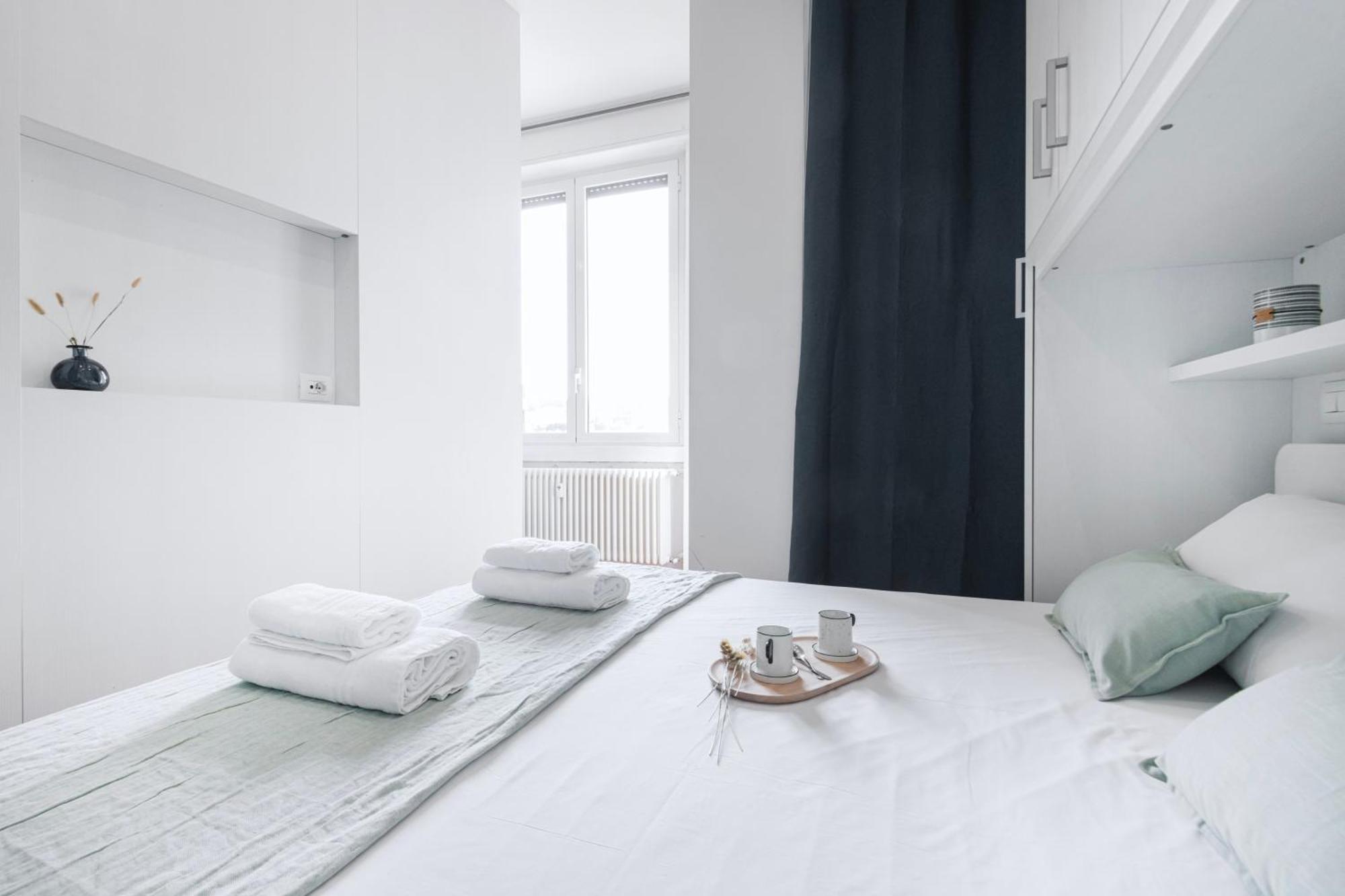 Nice And Cozy Studio In Porta Romana By Easylife 米兰 外观 照片